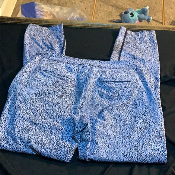 Lululemon pants - Picture 2 of 4